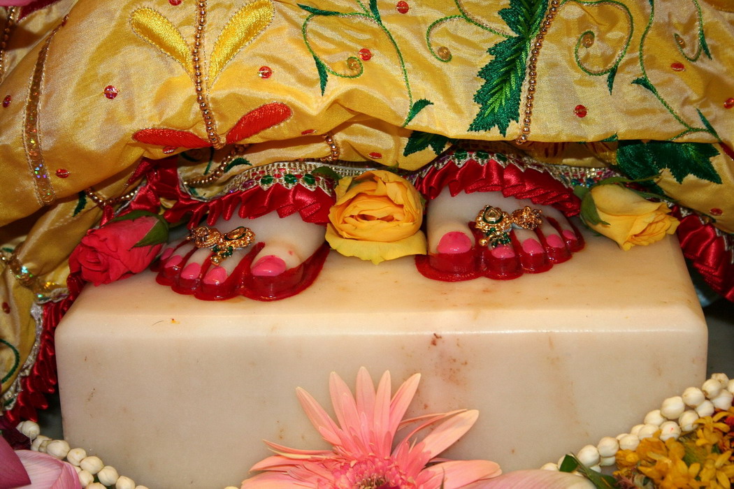 harinam radhe.jpg